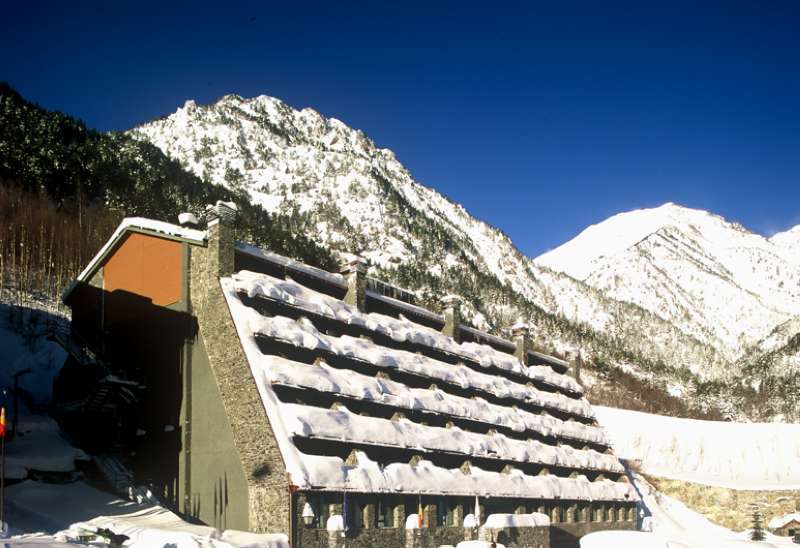 Atiram Patagonia Hotel Arinsal Exterior photo