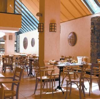 Atiram Patagonia Hotel Arinsal Exterior photo