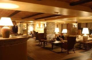 Atiram Patagonia Hotel Arinsal Exterior photo